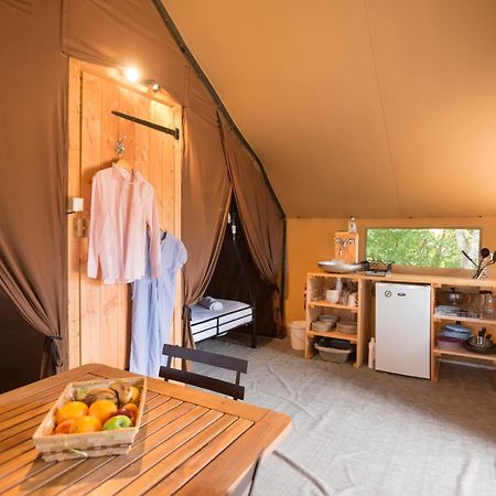 Huttopia Pays De Cordes Sur Ciel Albi Phòng bức ảnh