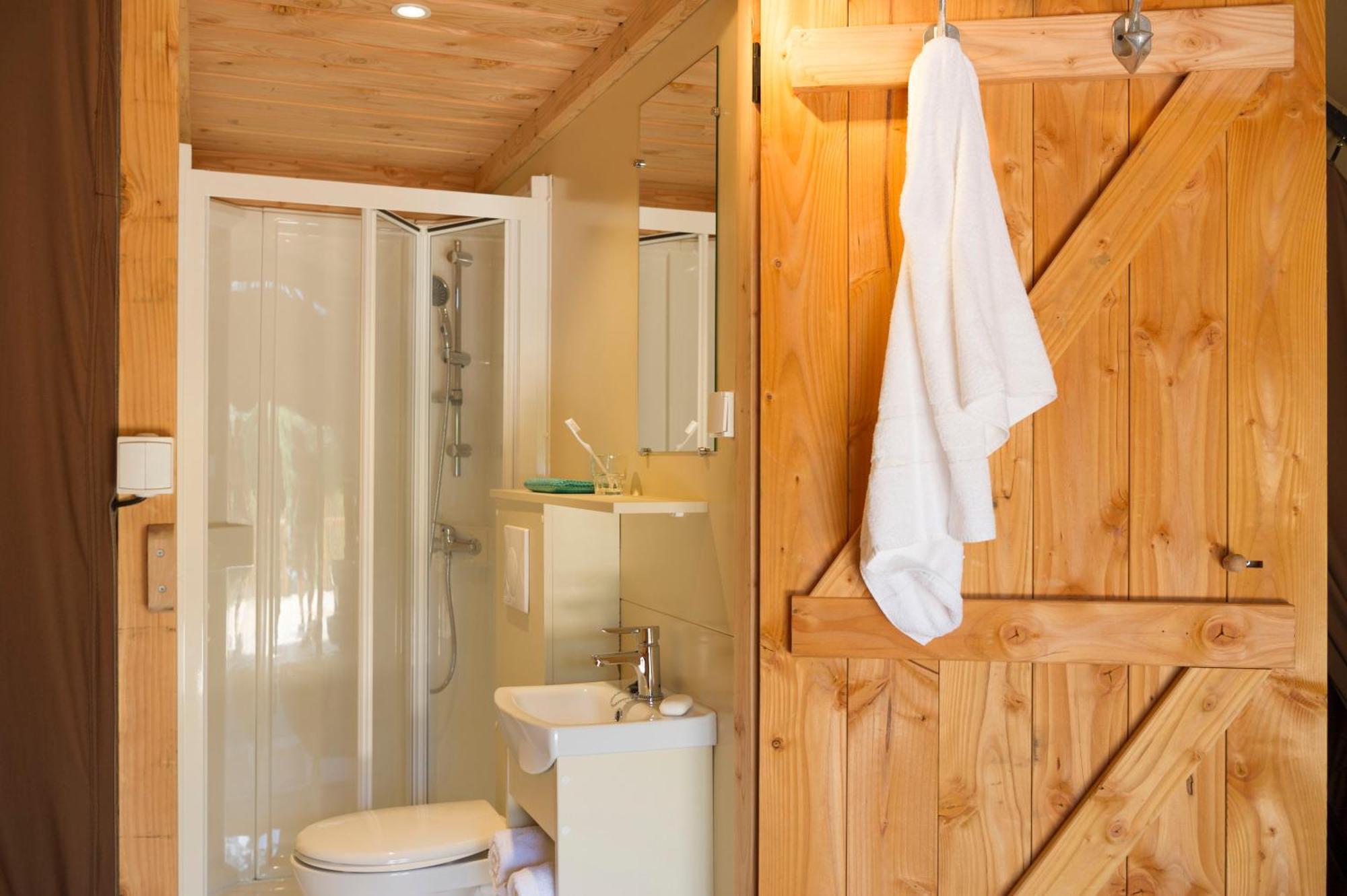 Huttopia Pays De Cordes Sur Ciel Albi Phòng bức ảnh